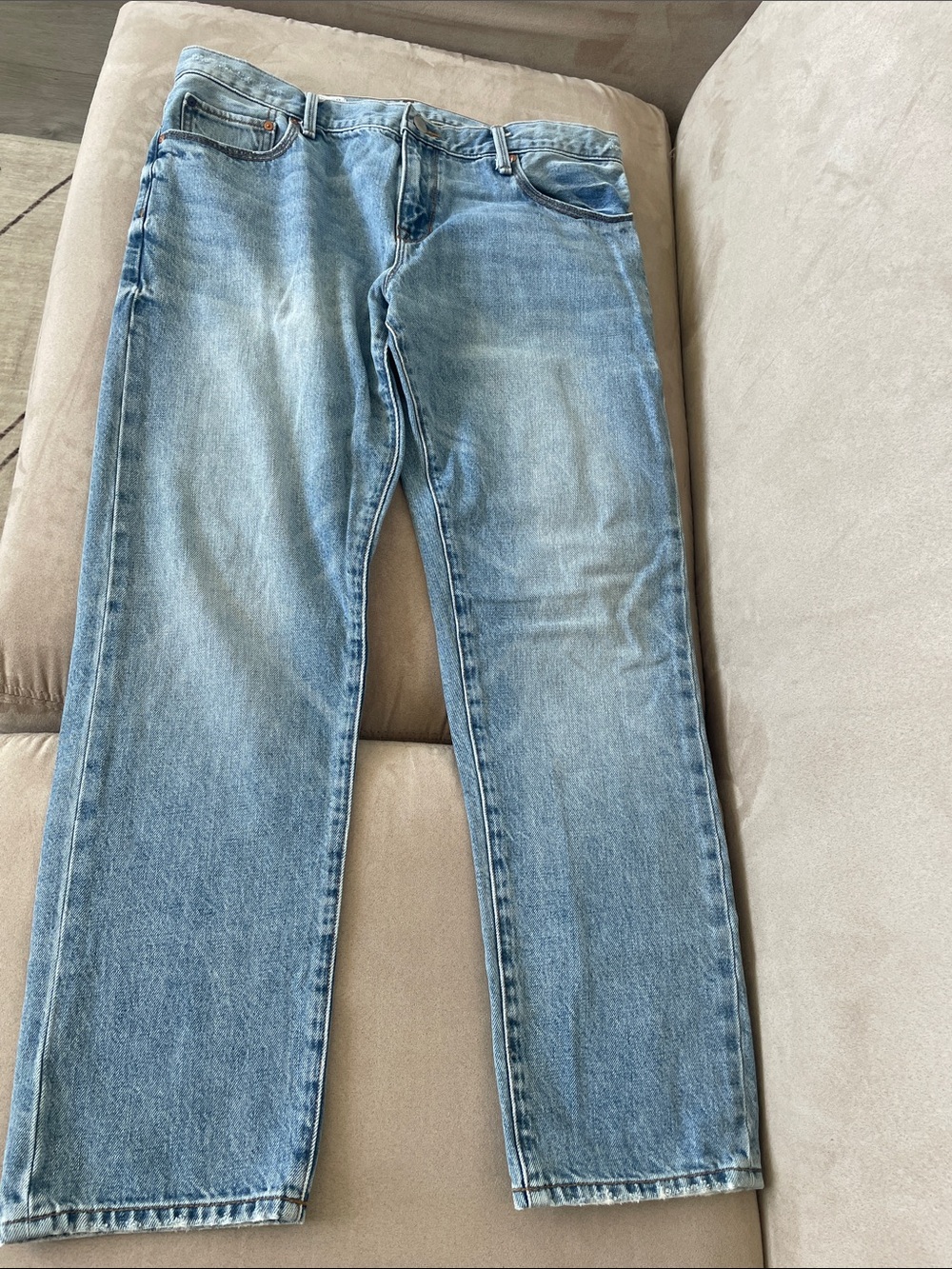 GAP Straight Jeans in Light Wash Blue